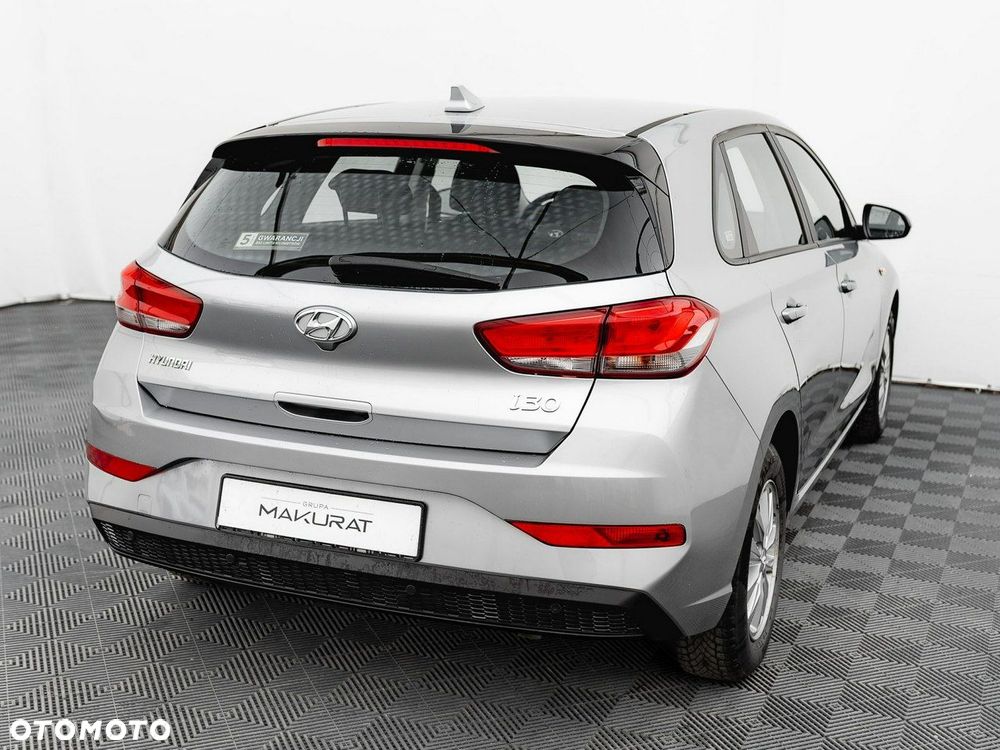 Hyundai i30 1.5 DPI Classic + - 6