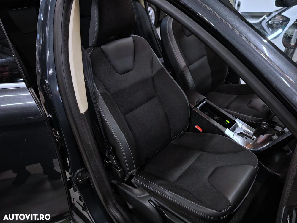 Volvo XC 60 2.4D AWD Aut. Momentum - 9