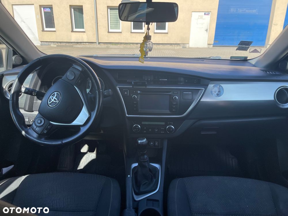 Toyota Auris 1.6 Premium - 10