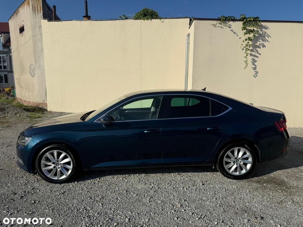 Skoda Superb 2.0 TDI Active DSG - 5