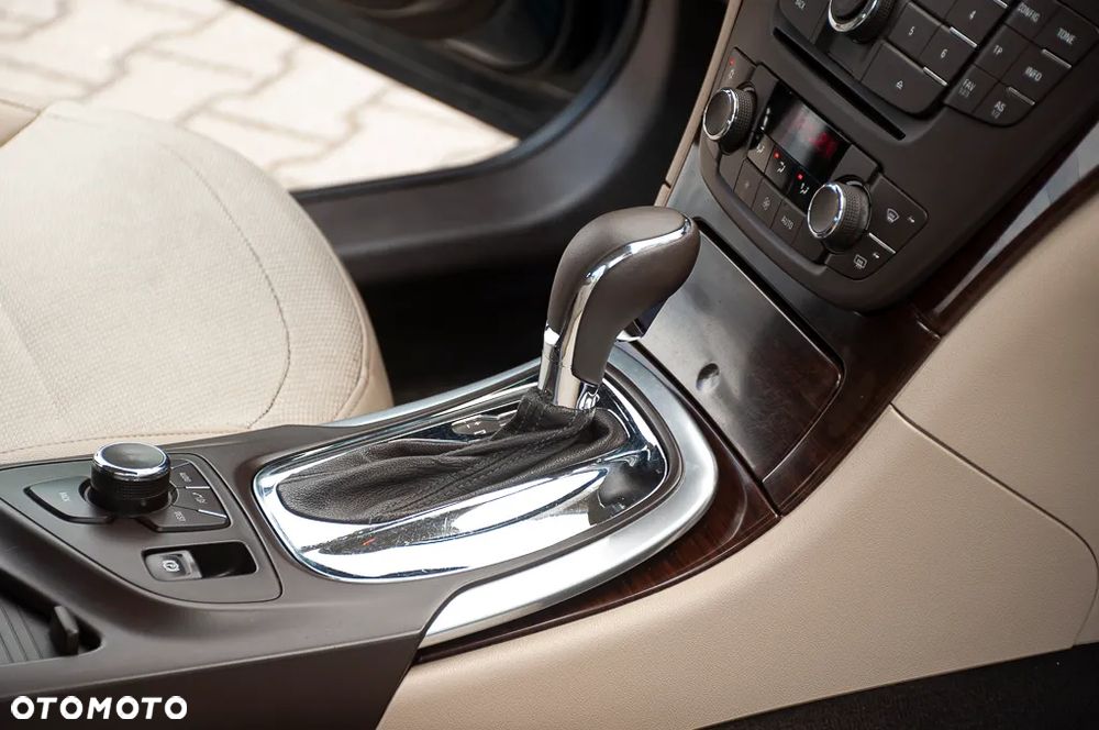 Opel Insignia 2.0 CDTI - 25