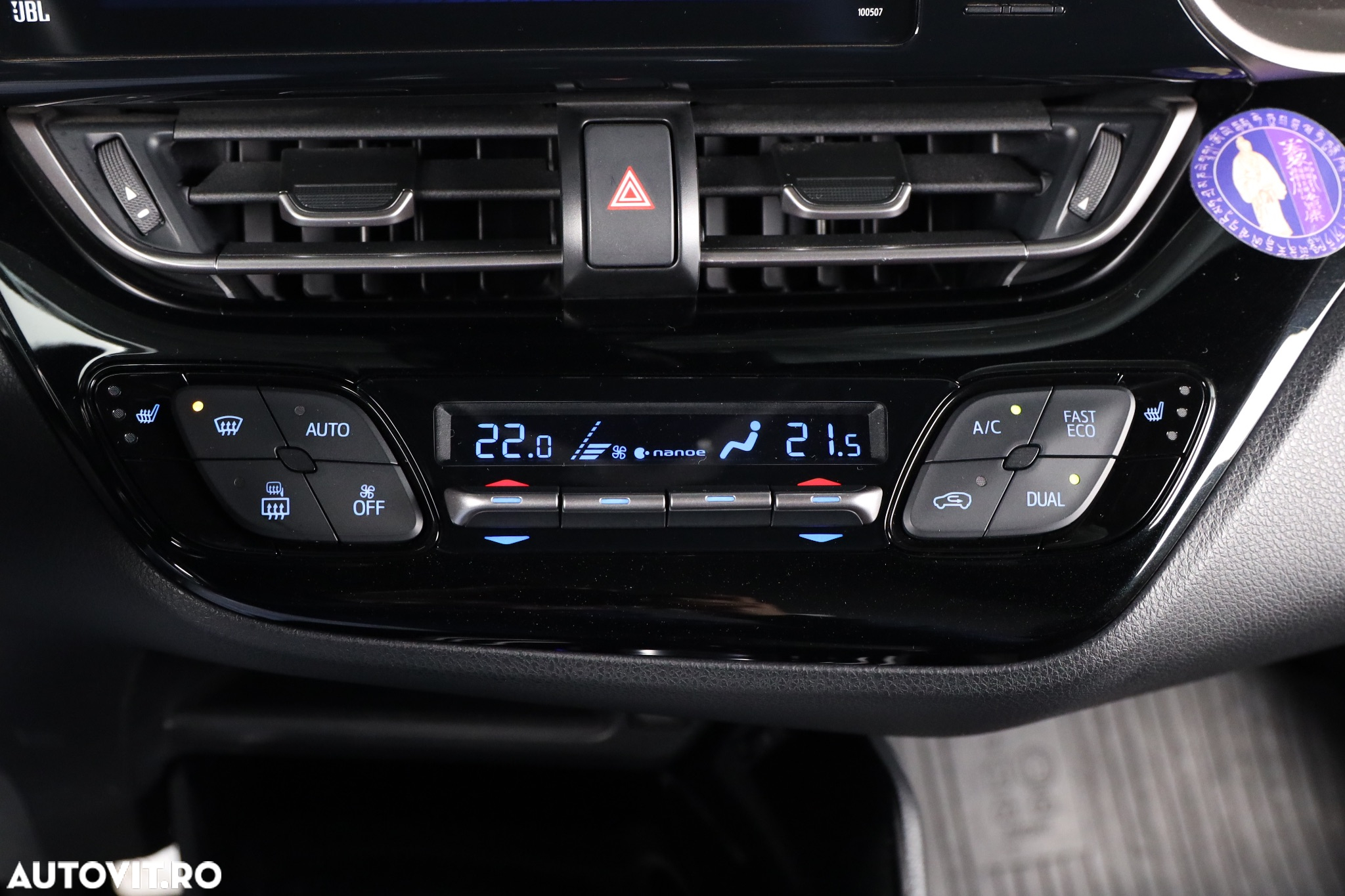 Toyota C-HR Hybrid Style - 26