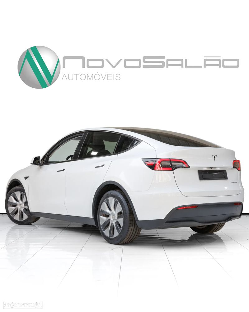 Tesla Model Y Long Range Dual Motor AWD - 4