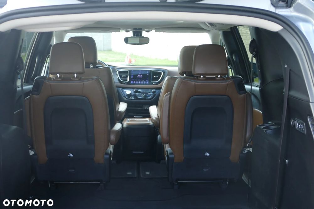 Chrysler Pacifica - 29