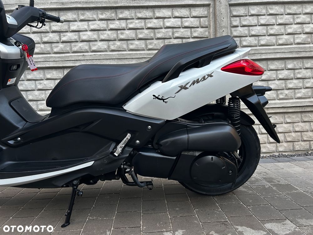 Yamaha X-max - 16