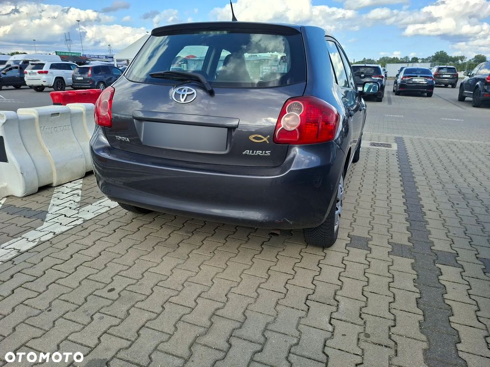 Toyota Auris 1.4 VVT-i Luna - 2