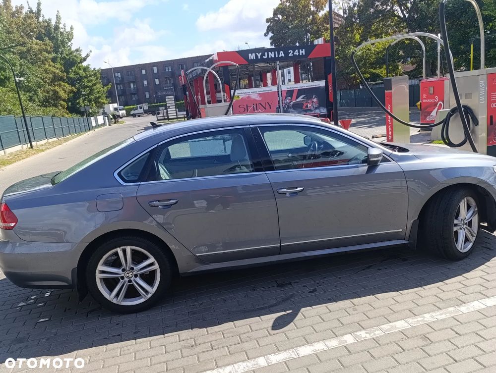 Volkswagen Passat - 2