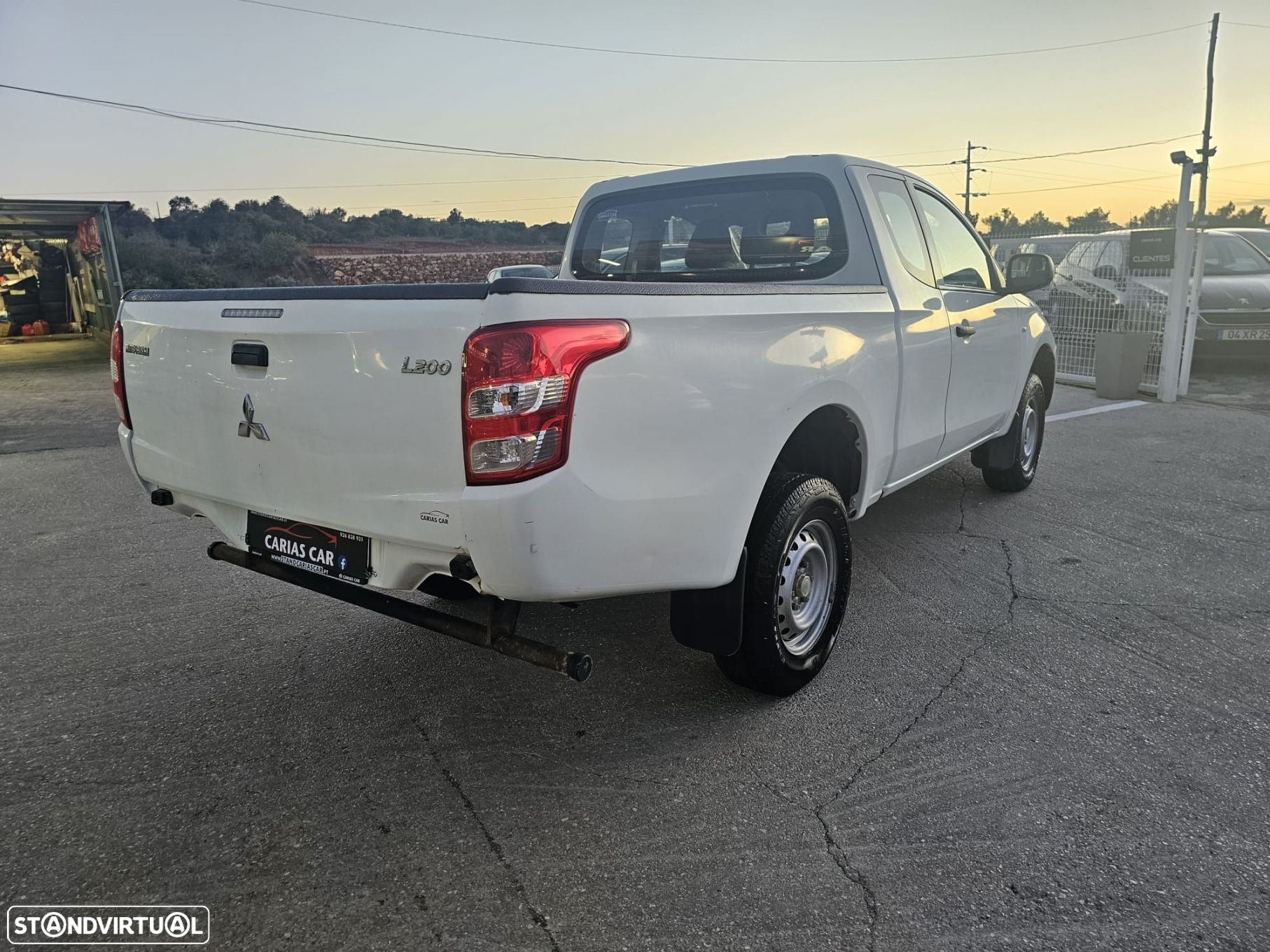 Mitsubishi L200 2.4 DI-D CD Invite 4WD - 8