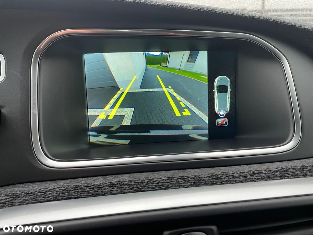 Volvo V40 D3 Momentum - 22