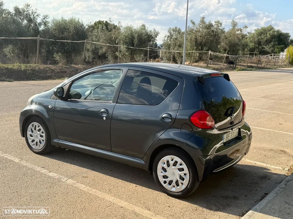 Toyota Aygo Standard - 5