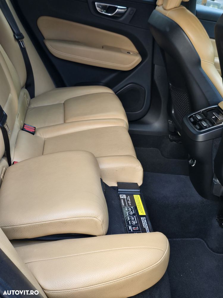 Volvo XC 60 D4 Momentum Pro - 10