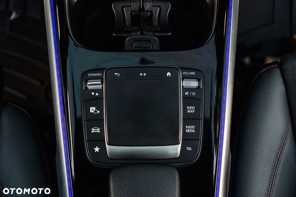 Mercedes-Benz GLB 250 4-Matic AMG Line 8G-DCT - 22