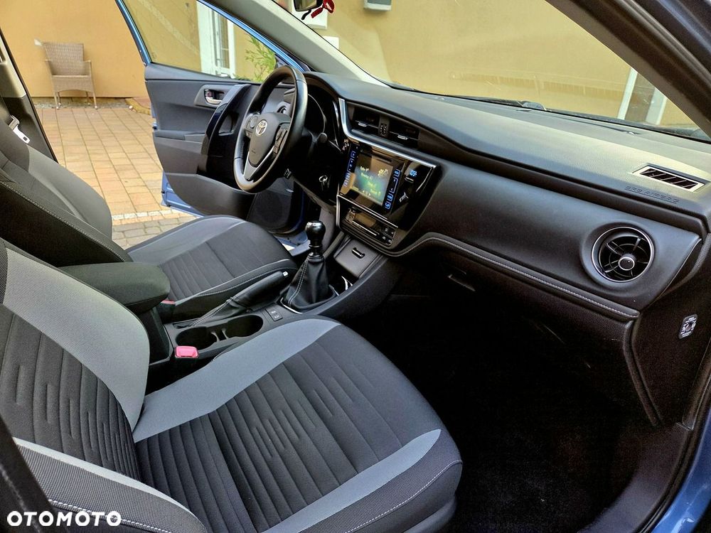 Toyota Auris - 17