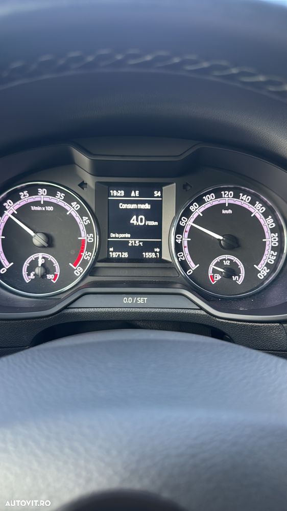 Skoda Octavia 2.0 TDI DSG Ambition - 12