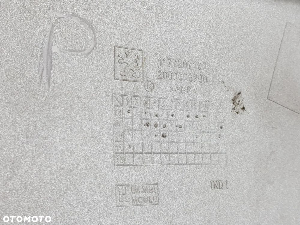 BOCZEK PRAWY OSLONA PEUGEOT E-VIVACITY - 19