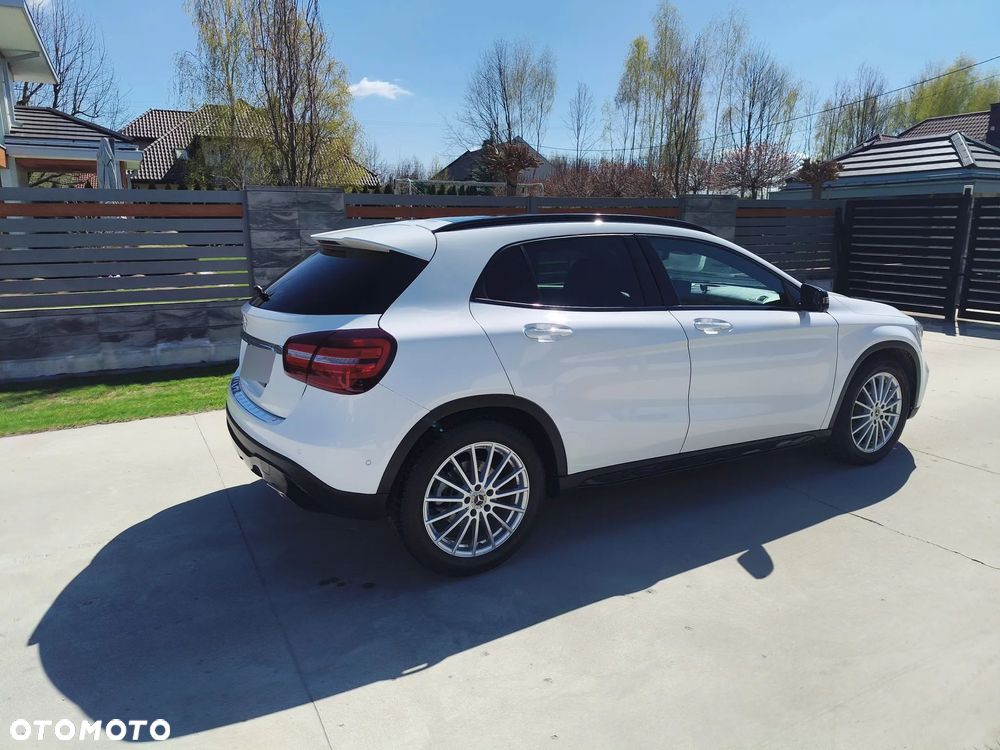 Mercedes-Benz GLA 200 7G-DCT AMG Line - 2