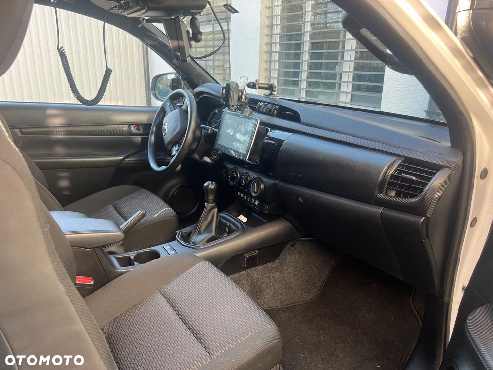 Toyota Hilux - 8