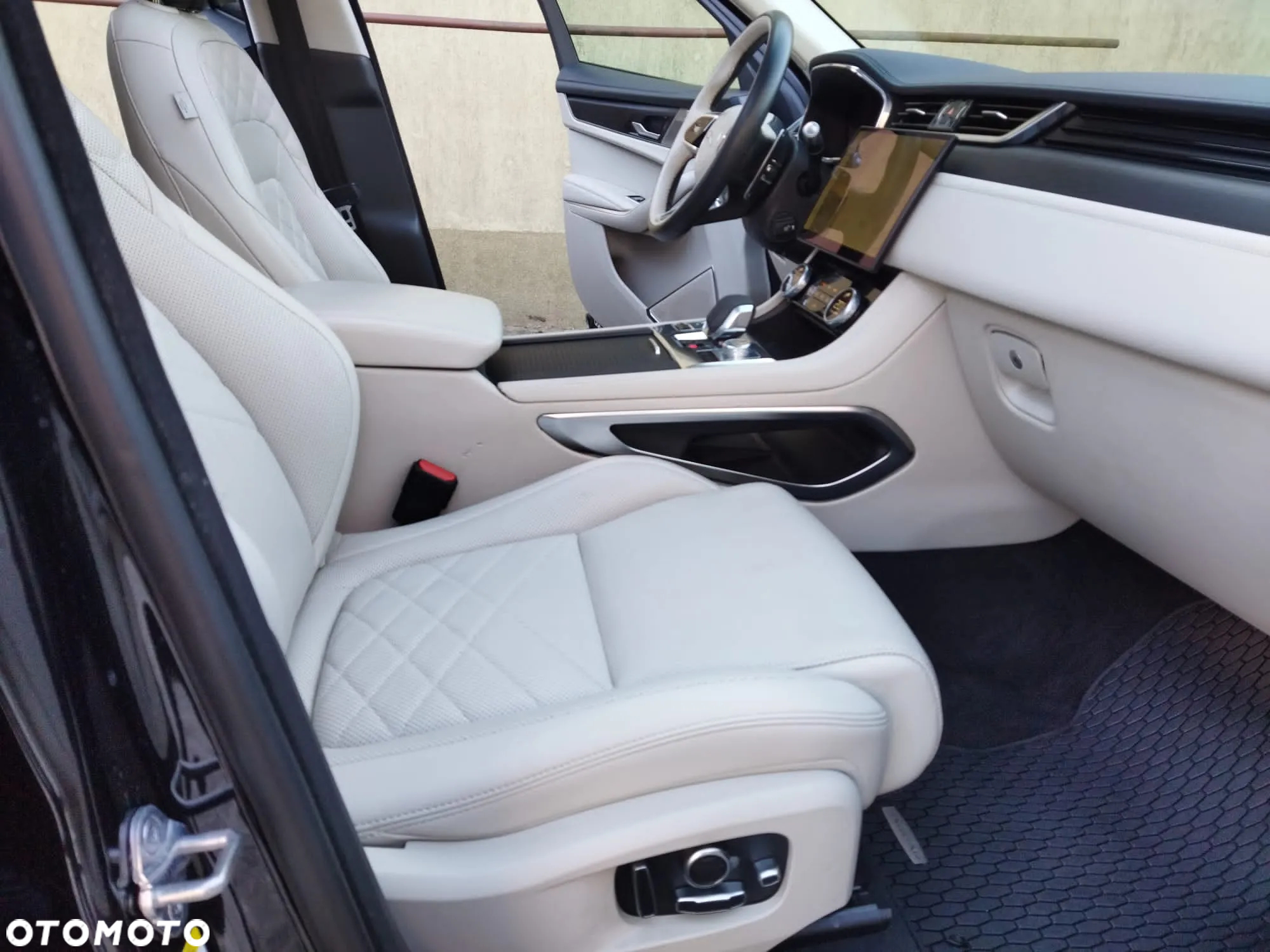 Jaguar F-Pace P250 AWD R-Dynamic Black - 14