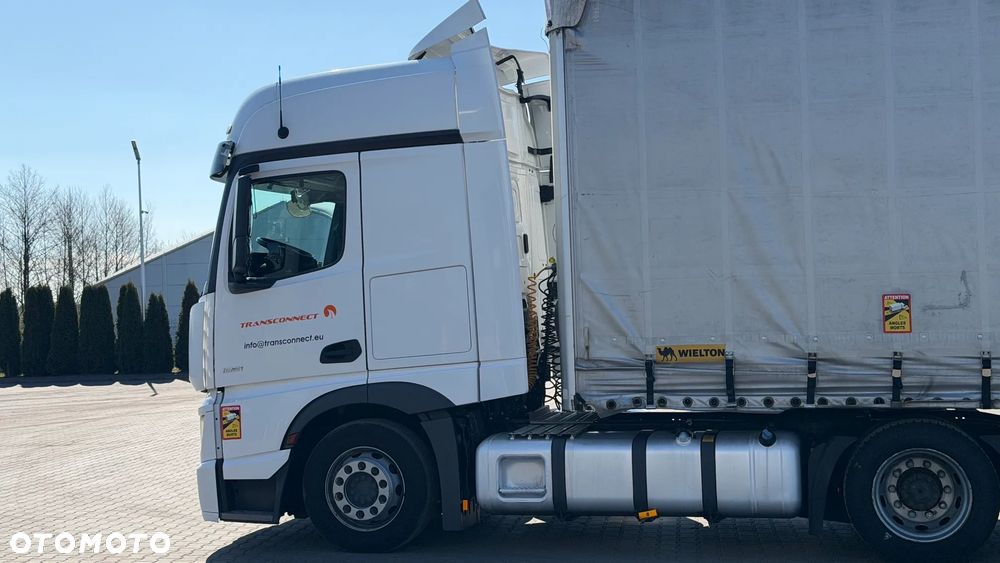 Mercedes-Benz Actros - 4