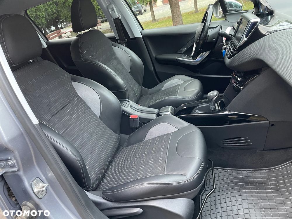 Peugeot 2008 PureTech 110 Stop&Start EAT6 Allure - 37