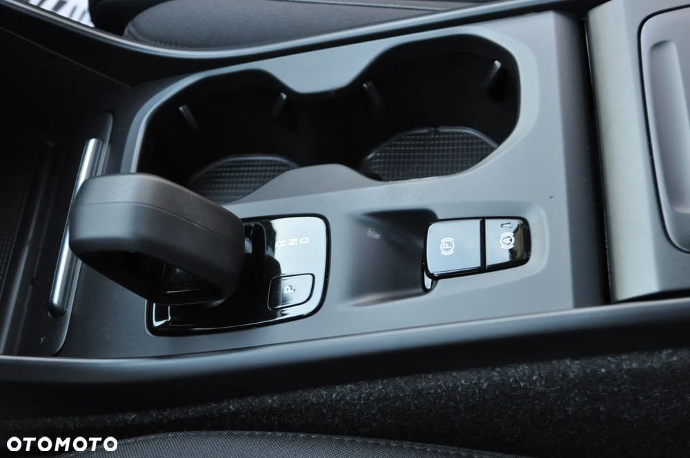 Volvo XC 40 T3 Momentum Pro - 40