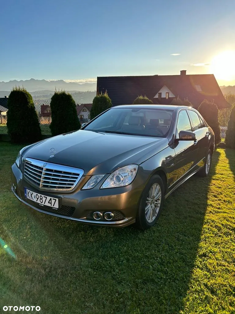 Mercedes-Benz Klasa E 200 T BlueEFFICIENCY 7G-TRONIC Elegance - 5