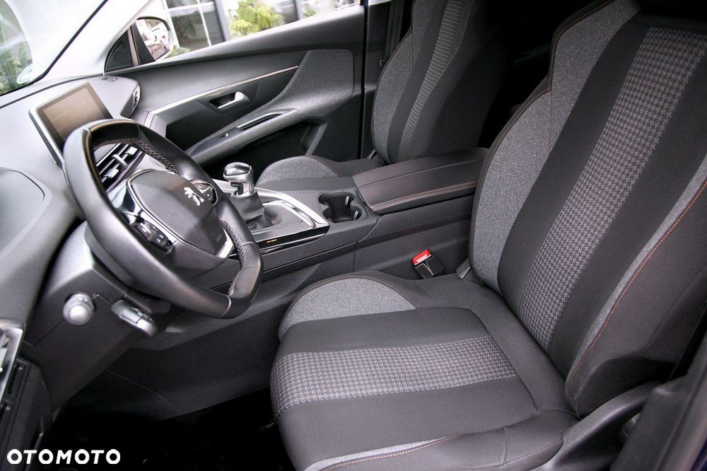 Peugeot 5008 - 19
