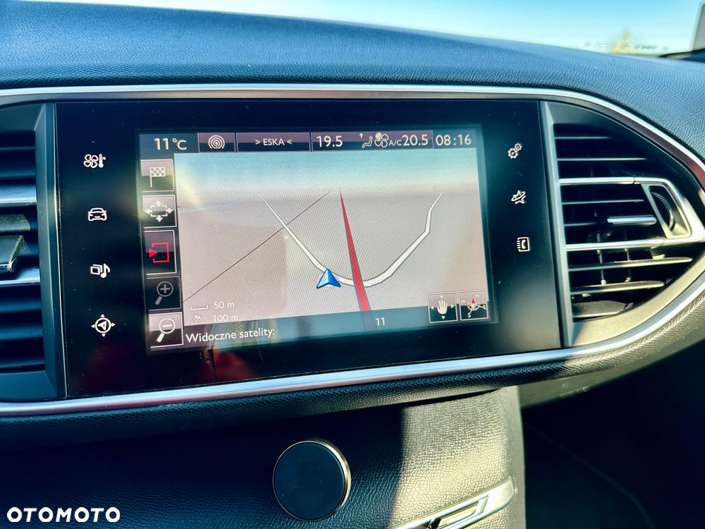 Peugeot 308 1.6 e-THP GTi by Sport S&S - 32
