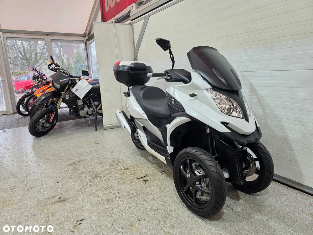 Piaggio MP-3 - 12