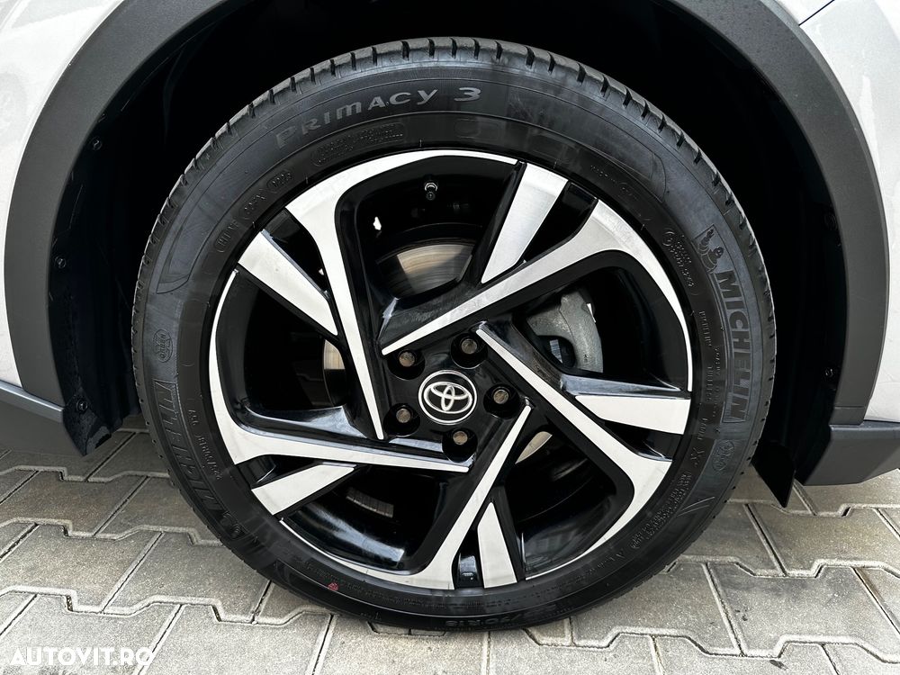 Toyota C-HR 2.0 HEV 197 CP 4x2 CVT Dynamic - 17
