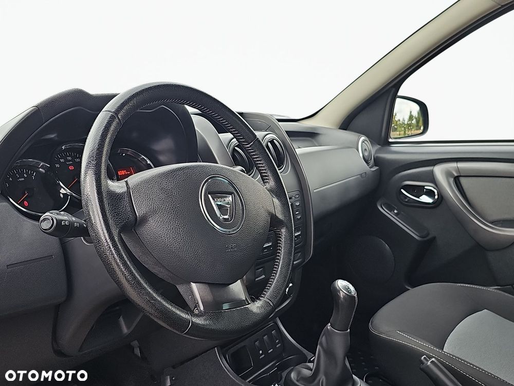 Dacia Duster 1.6 SCe Laureate S&S - 11