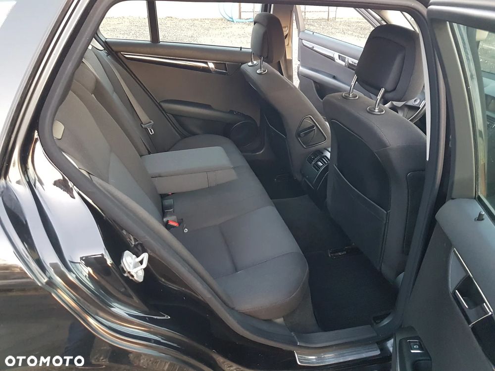 Mercedes-Benz Klasa C 200 T (BlueEFFICIENCY) Avantgarde - 15
