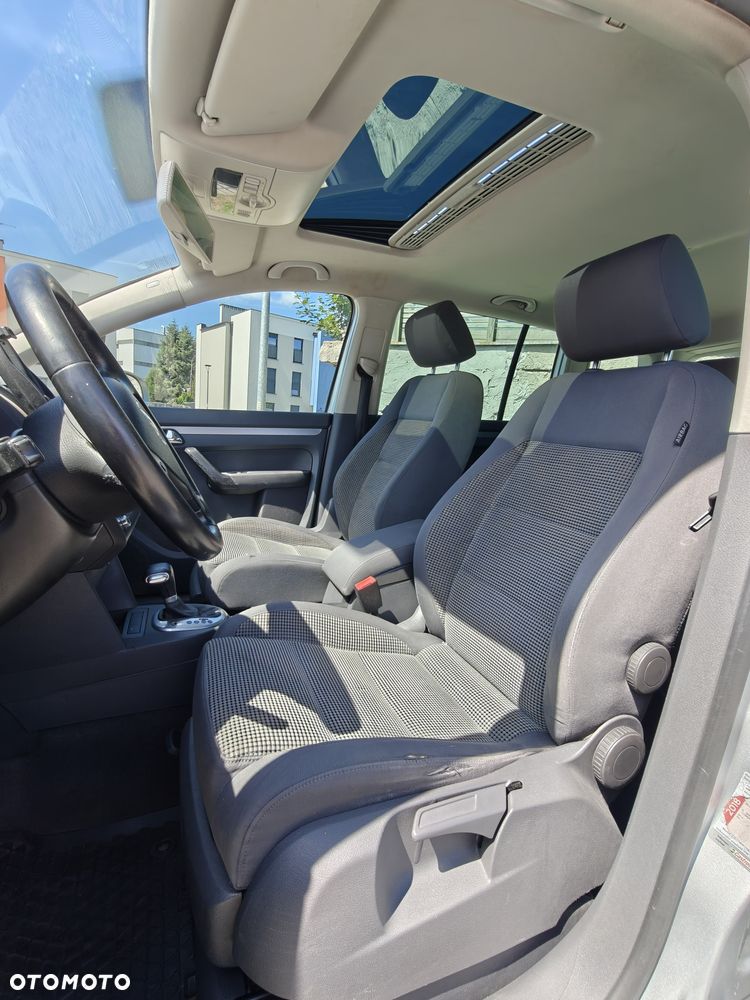 Volkswagen Touran - 5