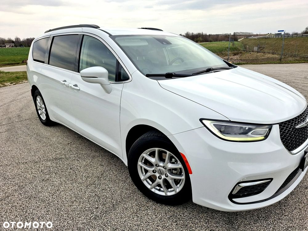 Chrysler Pacifica - 2