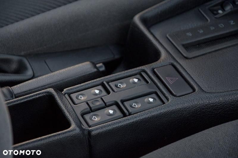 BMW Seria 5 525i - 25