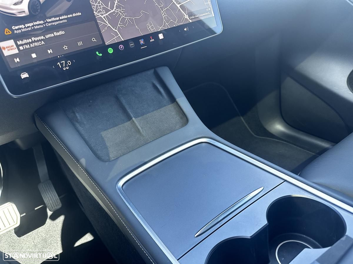 Tesla Model Y Long Range Tração Integral - 29