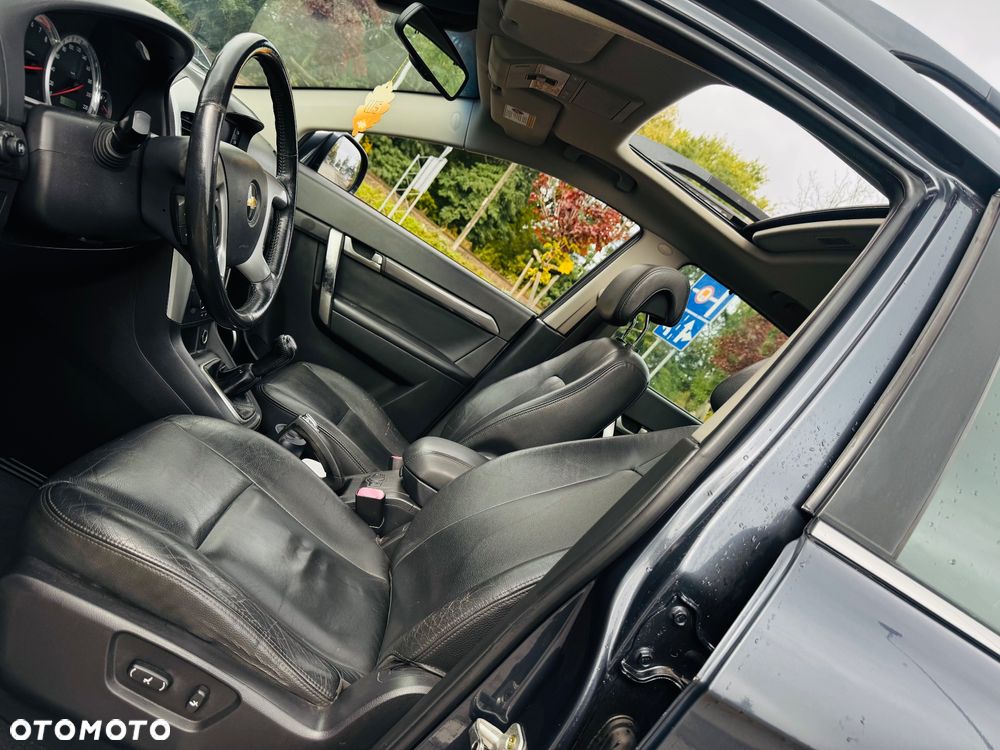 Chevrolet Captiva 2.4 4WD 7 Sitzer LT - 24