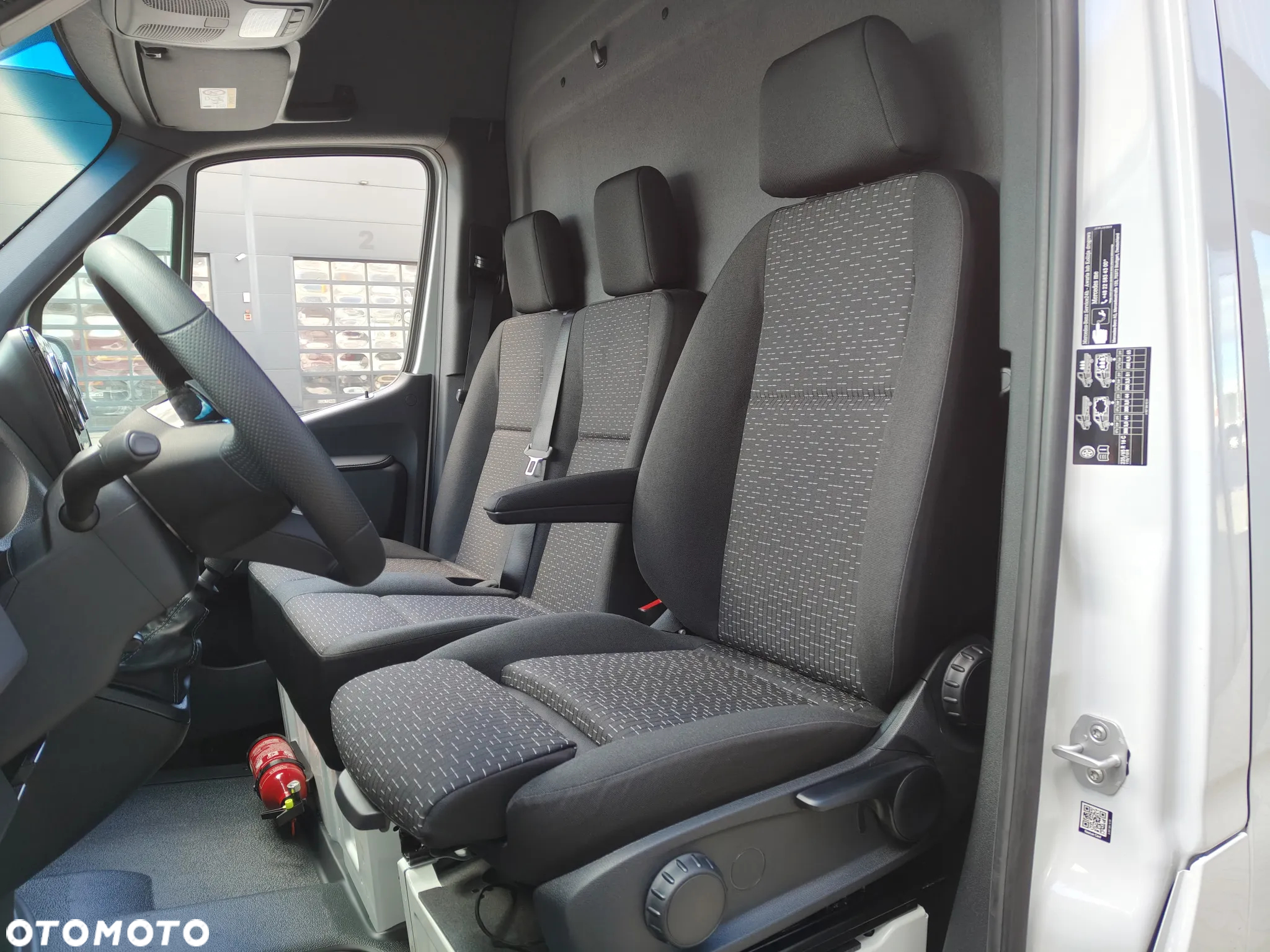 Mercedes-Benz Sprinter - 11