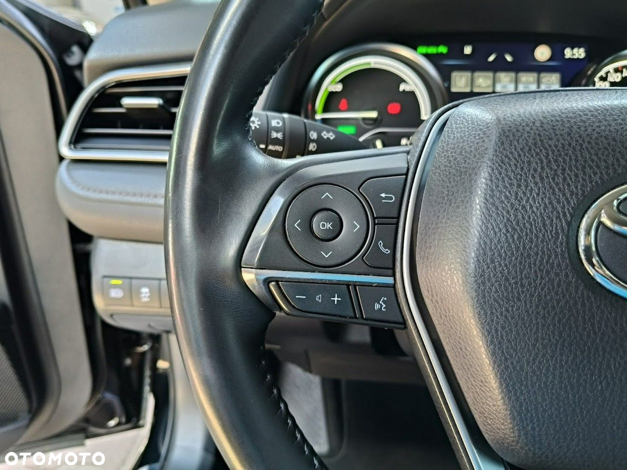 Toyota Camry - 23