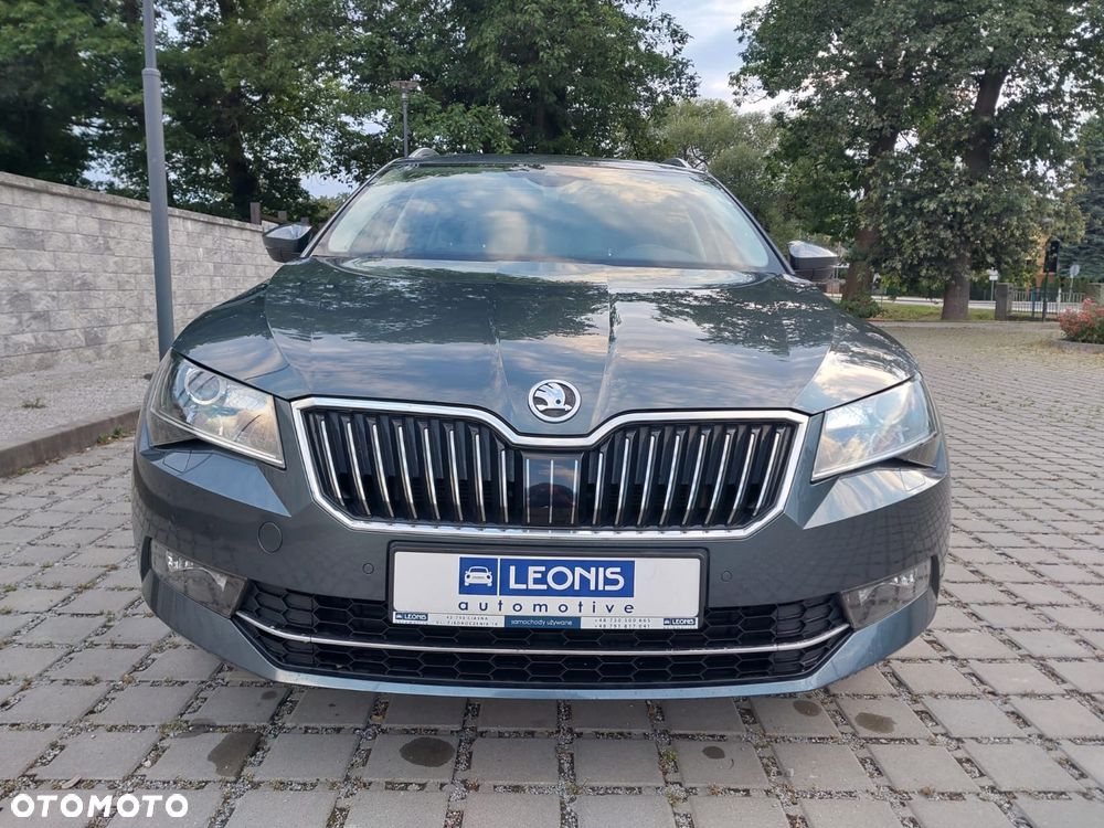Skoda Superb 2.0 TDI DSG Ambition - 8