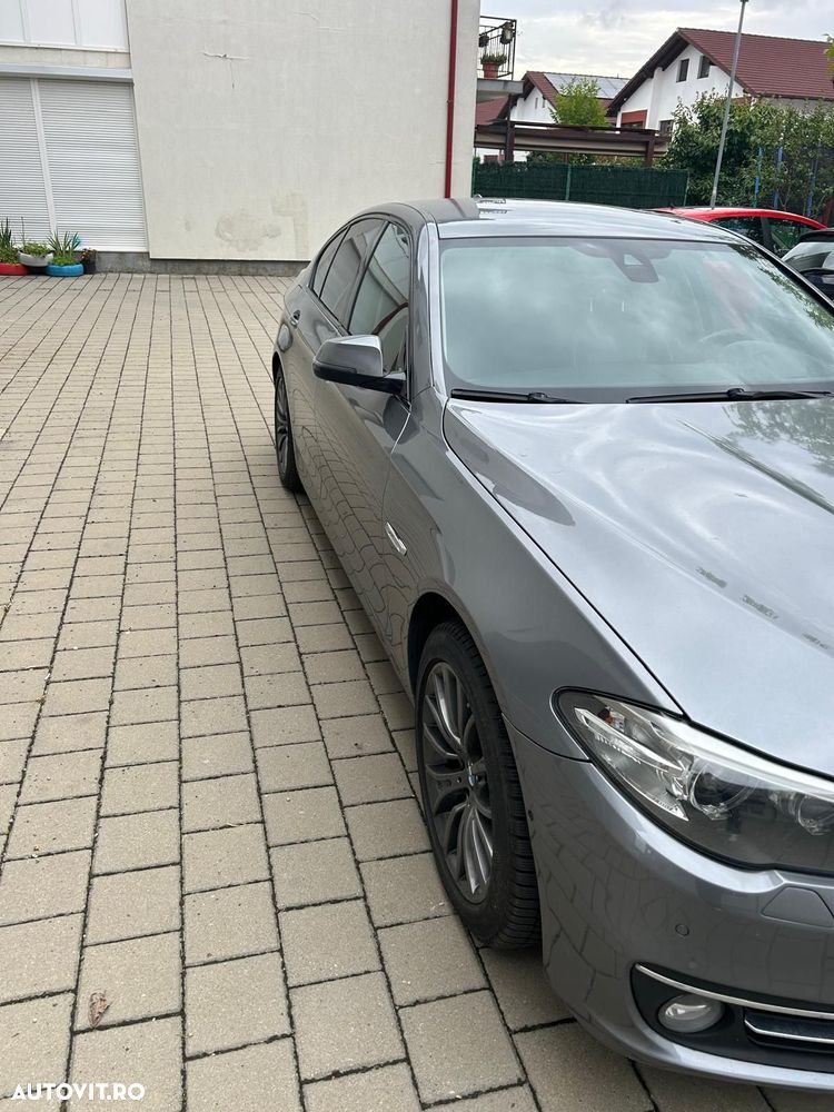 BMW Seria 5 525d xDrive AT - 2