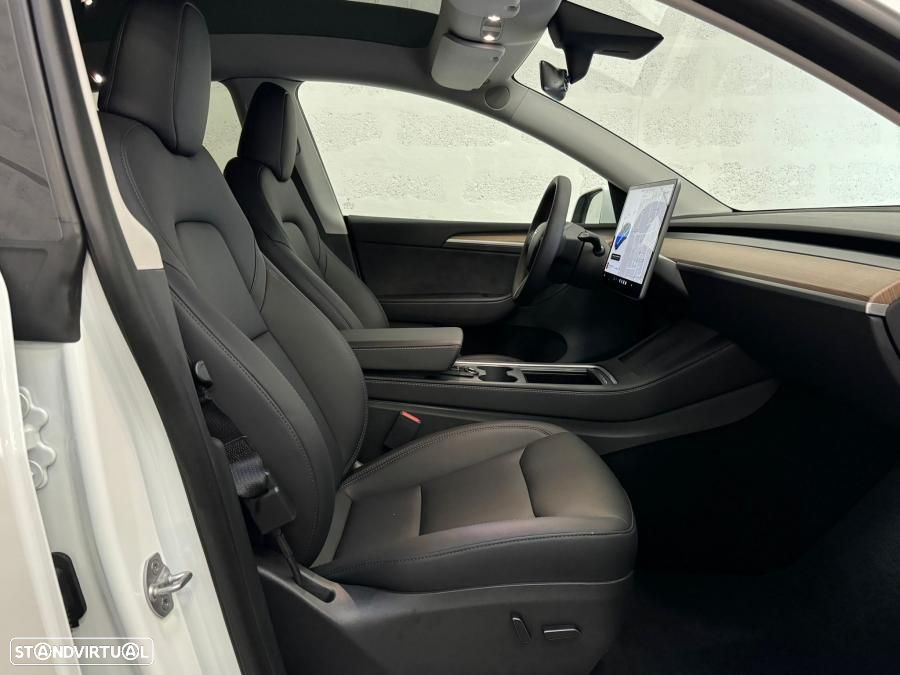 Tesla Model Y Long Range Dual Motor AWD - 37