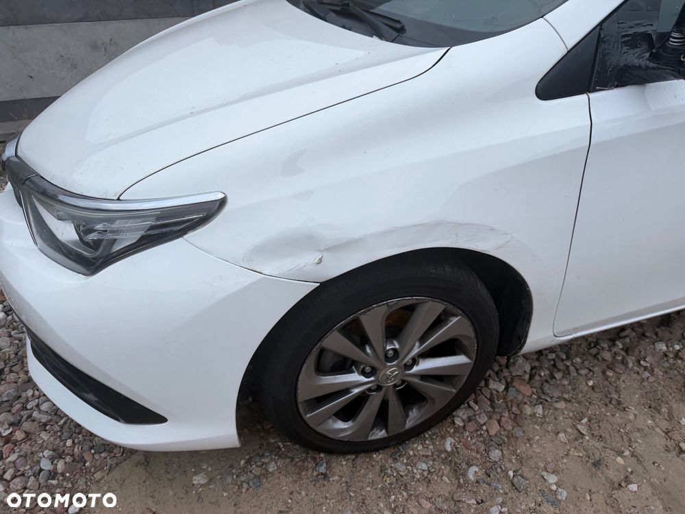 Toyota Auris 1.8 HSD Luna - 17