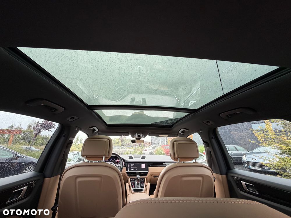 Porsche Cayenne Standard - 36
