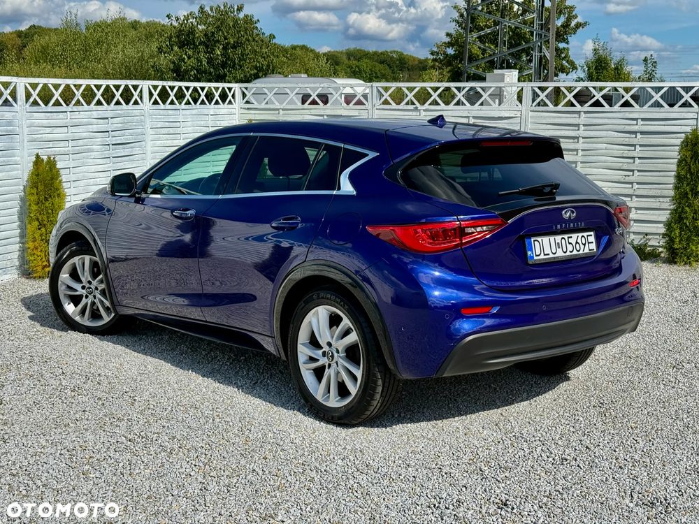 Infiniti Q30 1.6t Premium Tech - 2