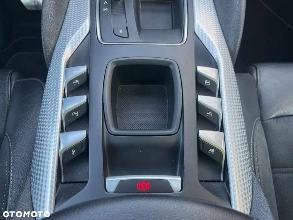 Citroën DS5 e-HDi 110 EGS6 Chic - 22