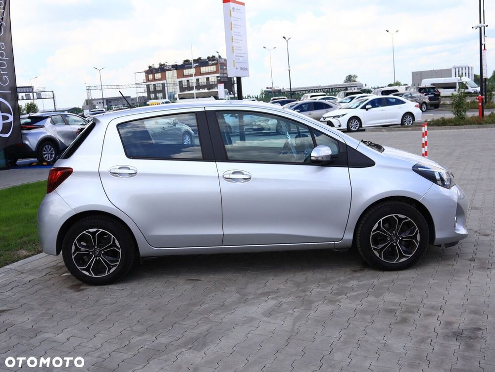 Toyota Yaris 1.33 Premium - 4