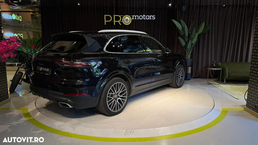 Porsche Cayenne - 6