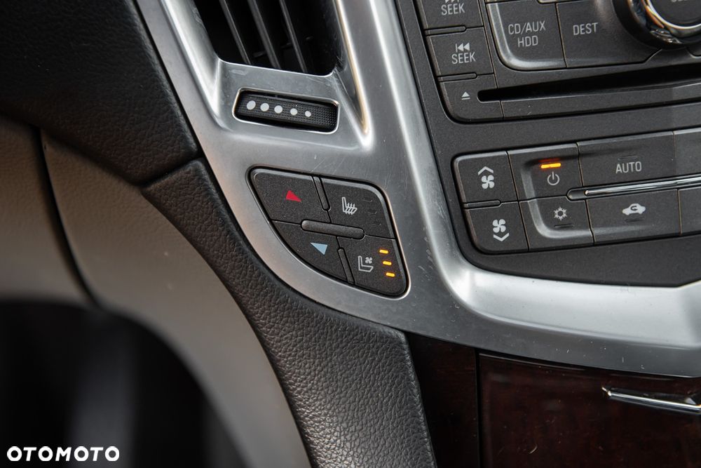 Cadillac SRX 3.6 V6 Sport Luxury AWD - 29
