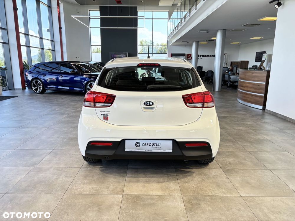 Kia Rio - 8